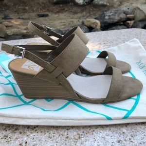 DV8 faux Suede wedges Sz 8.5